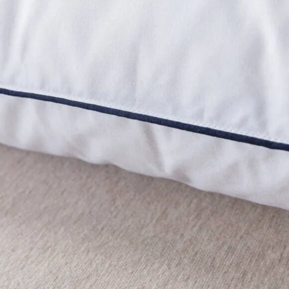 New Unused Royal Velvet White European Down and Nano Feather Pillow - Picture 2 of 3